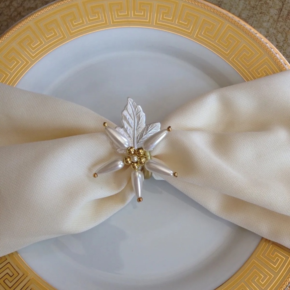 Nwt Set of 8 handmade beaded floral napkin holders napkin rings - Picture 3 of 4